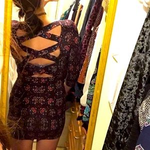 CHARLOTTE RUSSE retro pattern criss cross back bodycon dress black cherry M